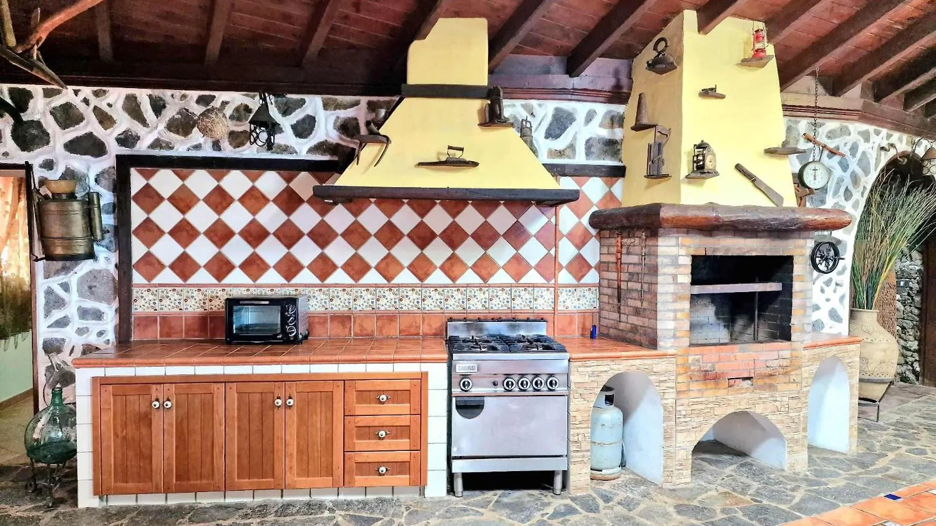 Finca Los Loros Icod De Los Vinos By Hrtenerife Net サンタクルスデテネリフェ スペイン